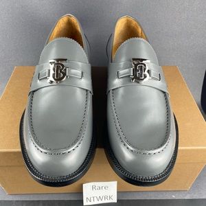 Burberry Loafers Gray size 11.5 (44.5)
